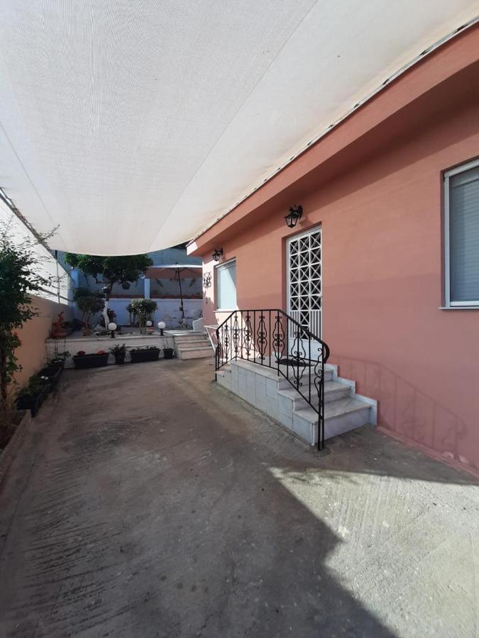 Villa Με Θεα Το Γαλαζιο Τησ Θαλασσασ Néa Ankhíalos Exterior foto